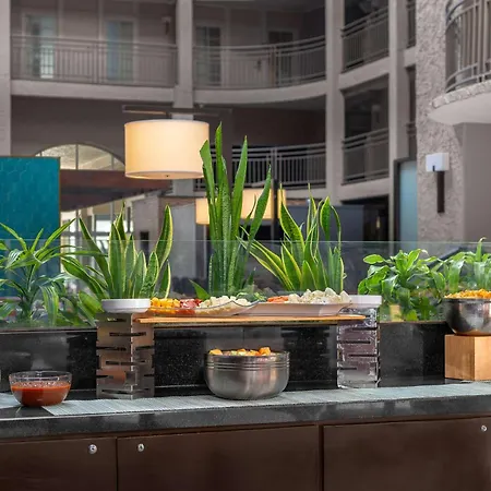 Embassy Suites By Hilton El Paso-2